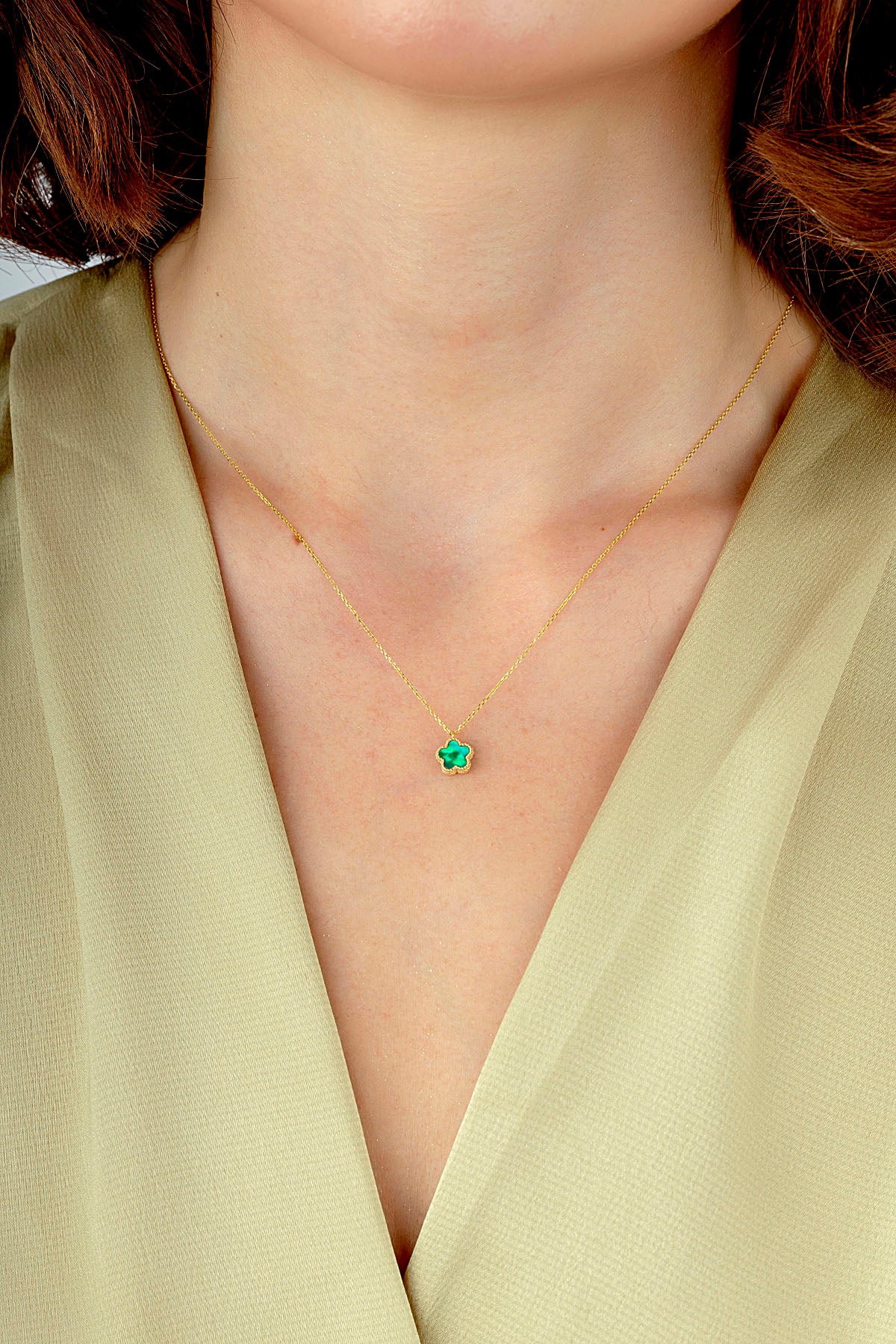 Çift Taraflı Yeşil Beyaz Sedefli Küçük Çiçek Altın Kolye