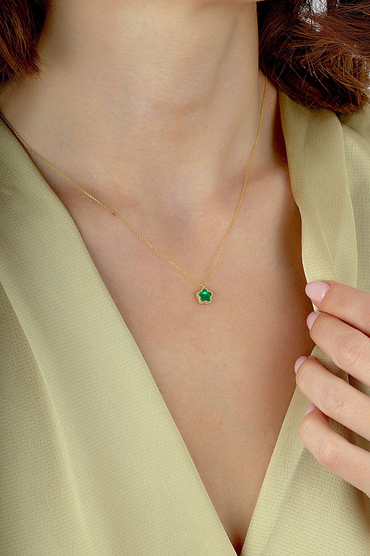 Çift Taraflı Yeşil Beyaz Sedefli Küçük Çiçek Altın Kolye Ürün ikincil görseli