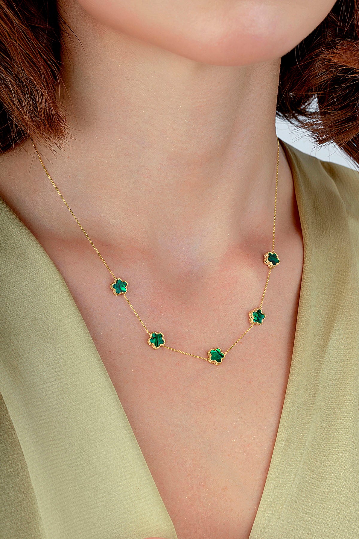 Çift Taraflı Yeşil Beyaz Sedefli Beş Çiçekli Altın Kolye