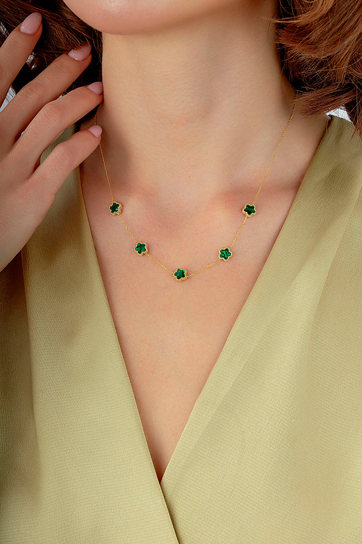 Çift Taraflı Yeşil Beyaz Sedefli Beş Çiçekli Altın Kolye