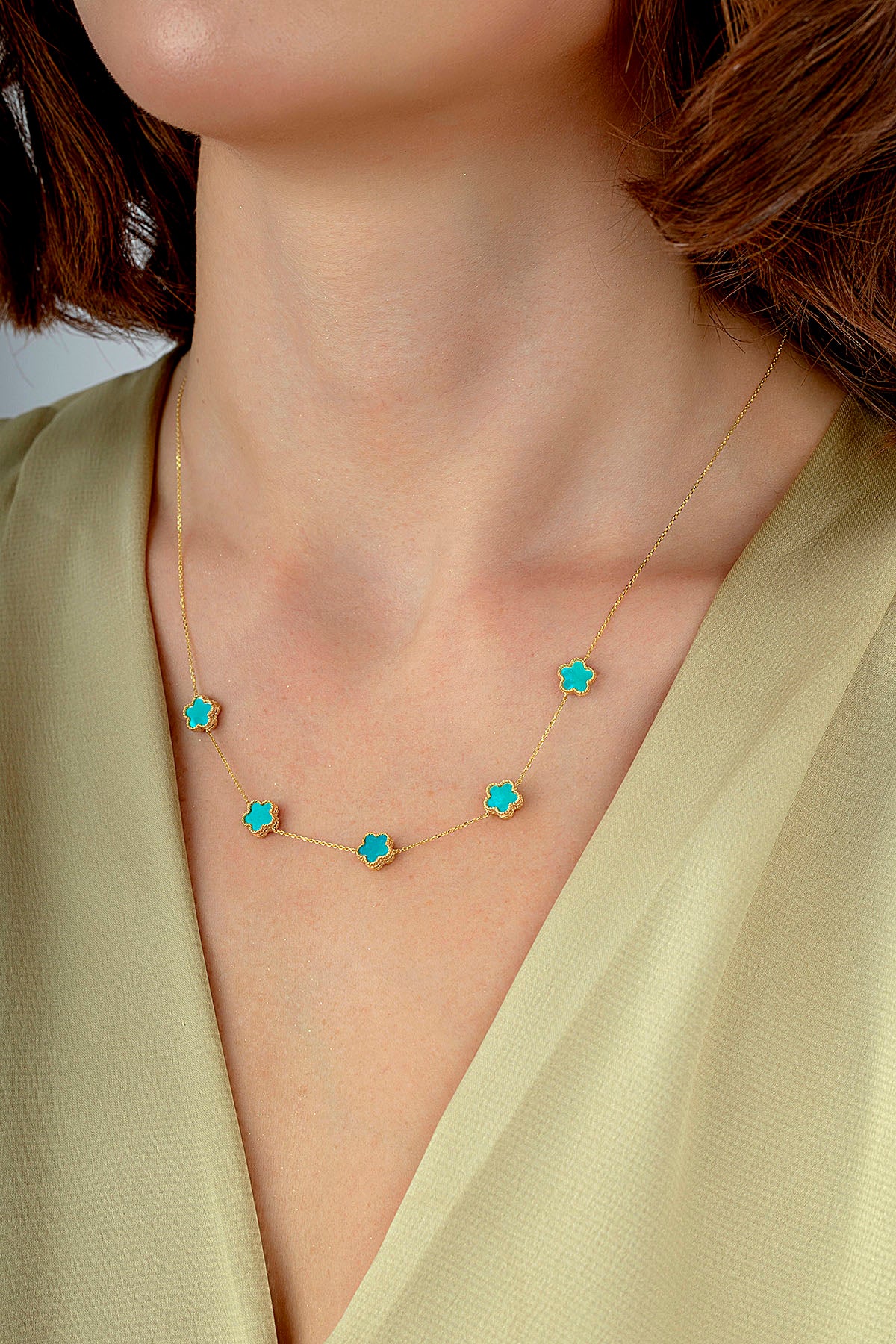 Çift Taraflı Turkuaz Beyaz Sedefli Beş Çiçekli Altın Kolye