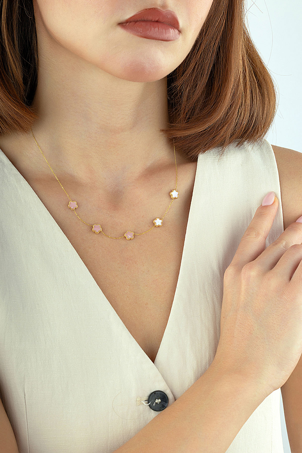 Çift Taraflı Pembe Beyaz Sedefli Beş Çiçekli Altın Kolye Ürün ikincil görseli