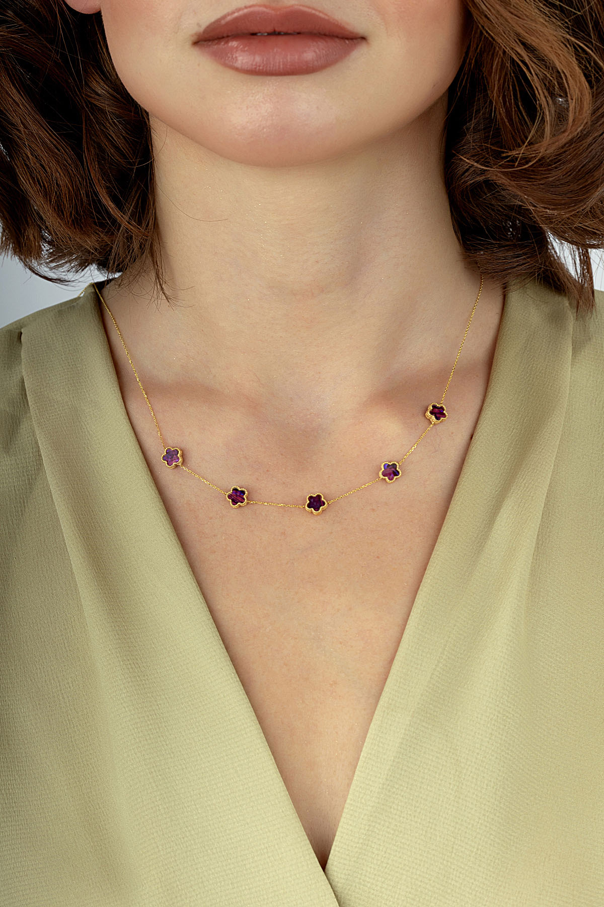 Çift Taraflı Mor Beyaz Sedefli Beş Çiçekli Altın Kolye Ürün ana görseli