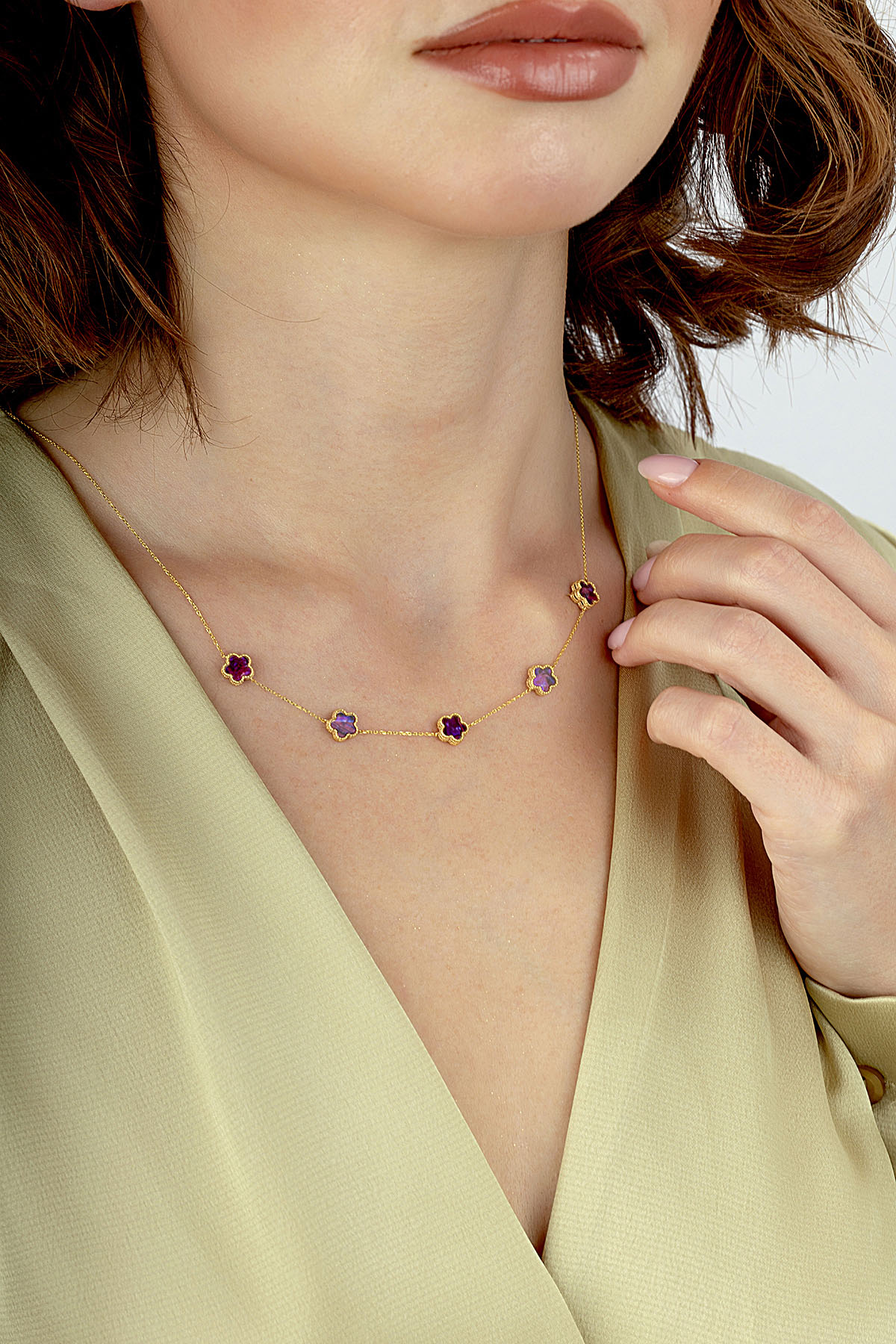 Çift Taraflı Mor Beyaz Sedefli Beş Çiçekli Altın Kolye Ürün ikincil görseli