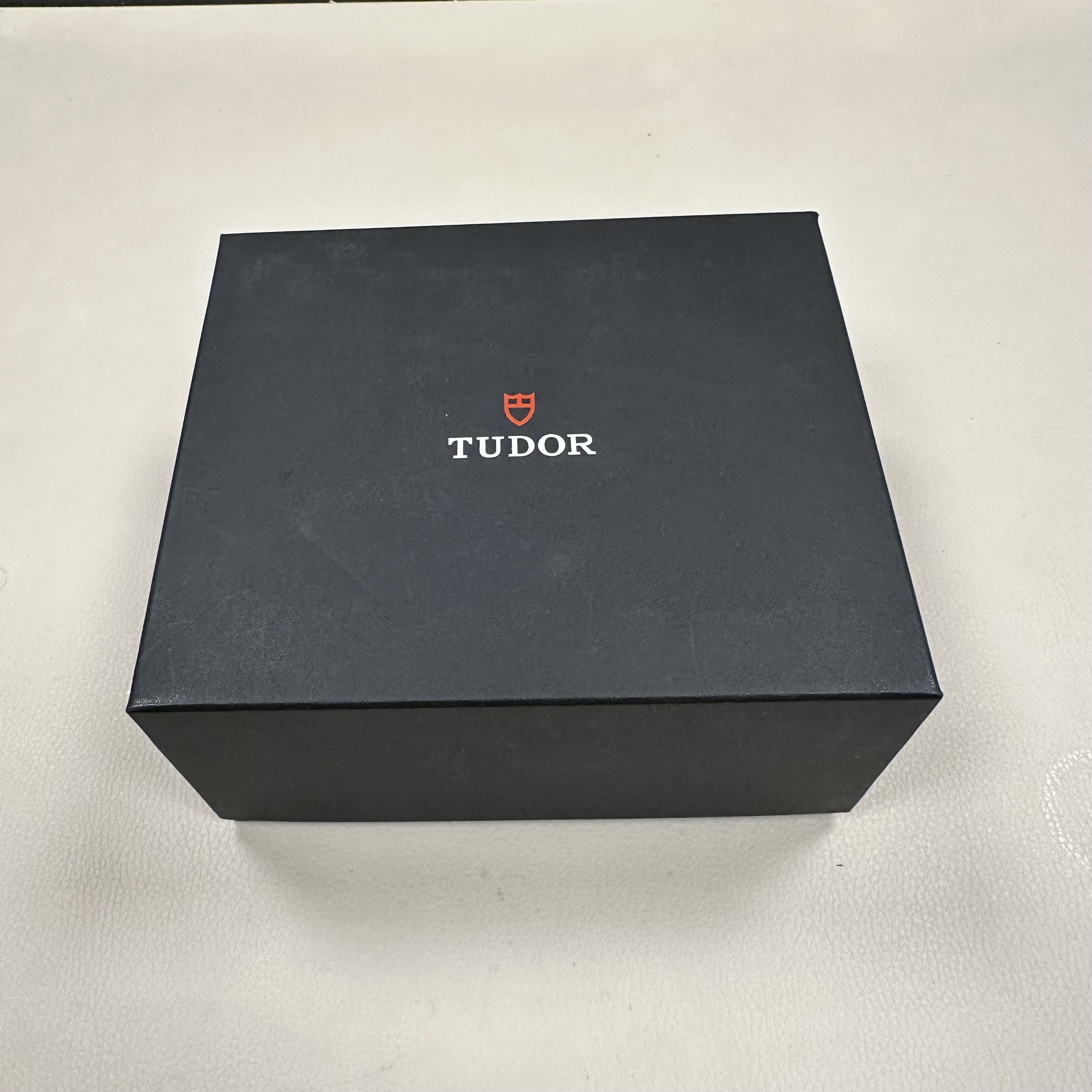 TUDOR M79000N-0002 Black Bay 54 Erkek Saati