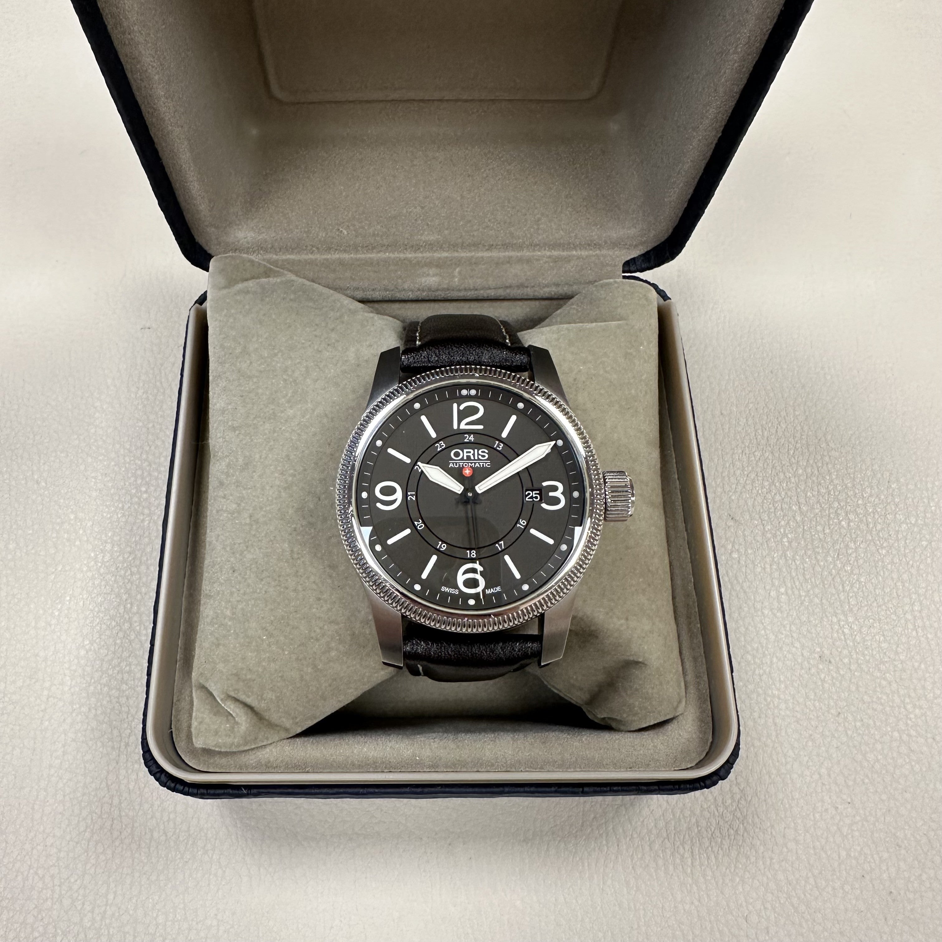 ORIS 733.7629.40.63L Aviation Swiss Hunter Team PS Edt. Erkek Saati
