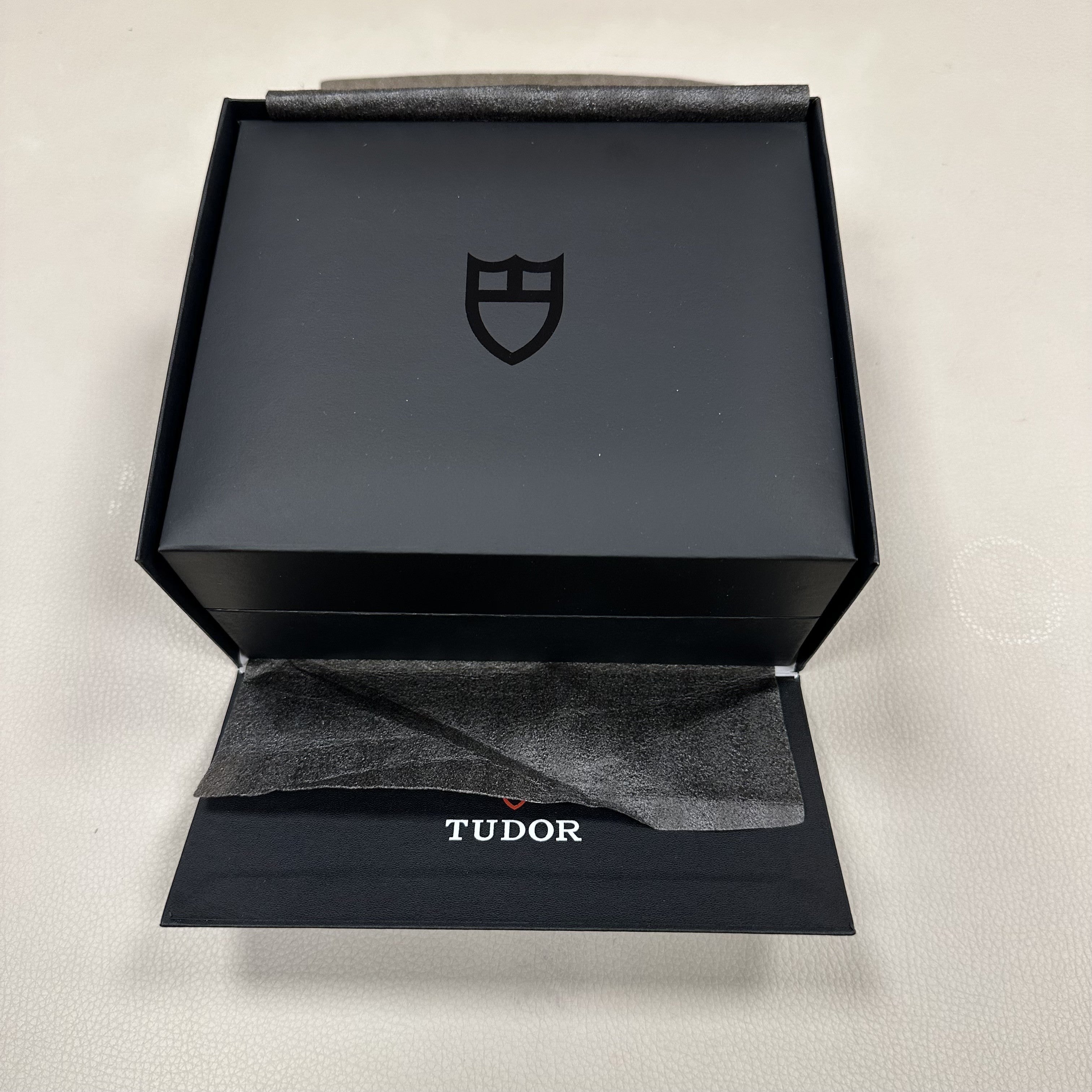 TUDOR 79030N-0002 Black Bay 58 Erkek Saati
