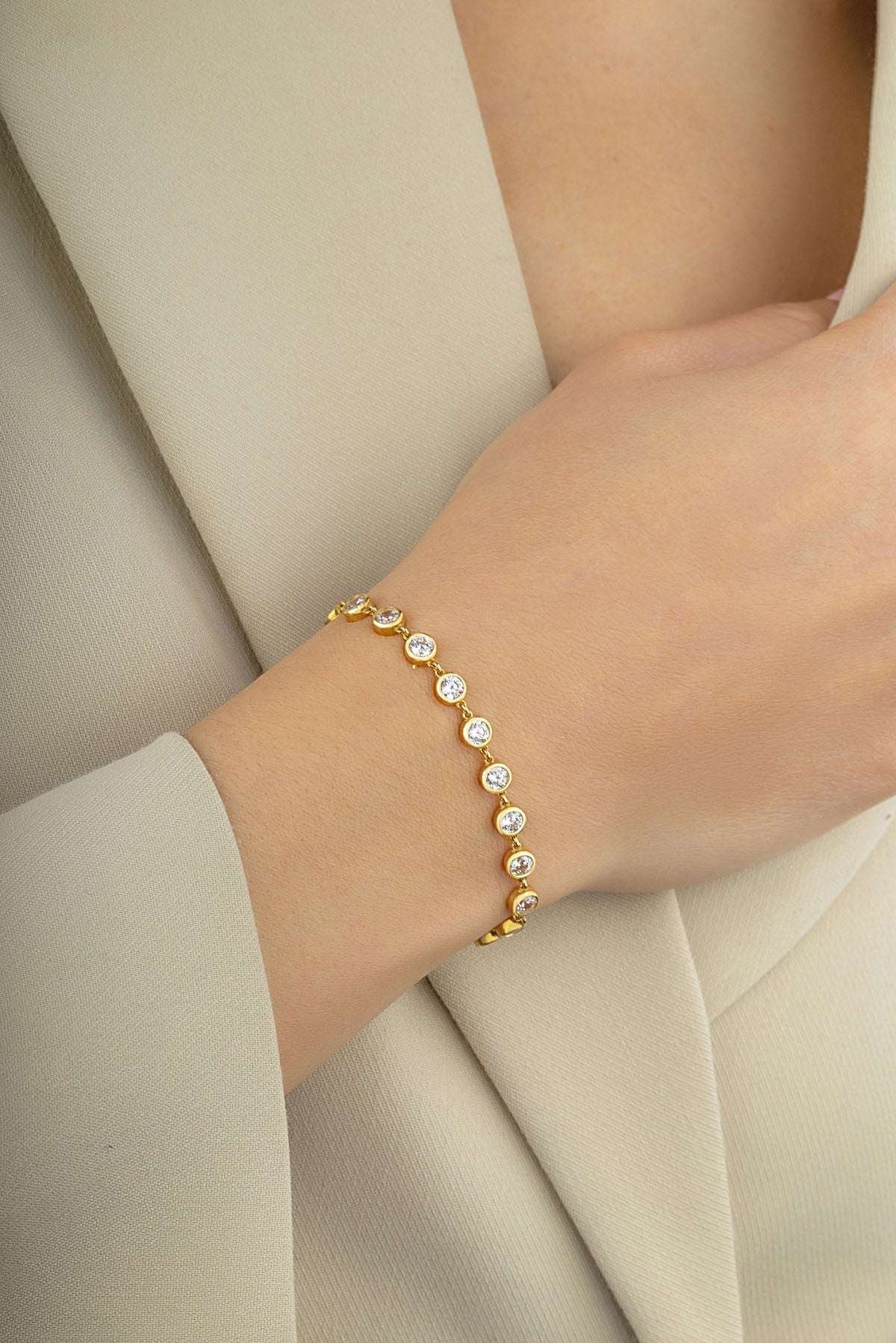 14 Ayar Altın Beyaz Taşlı Zincir Bileklik Ürün ana görseli