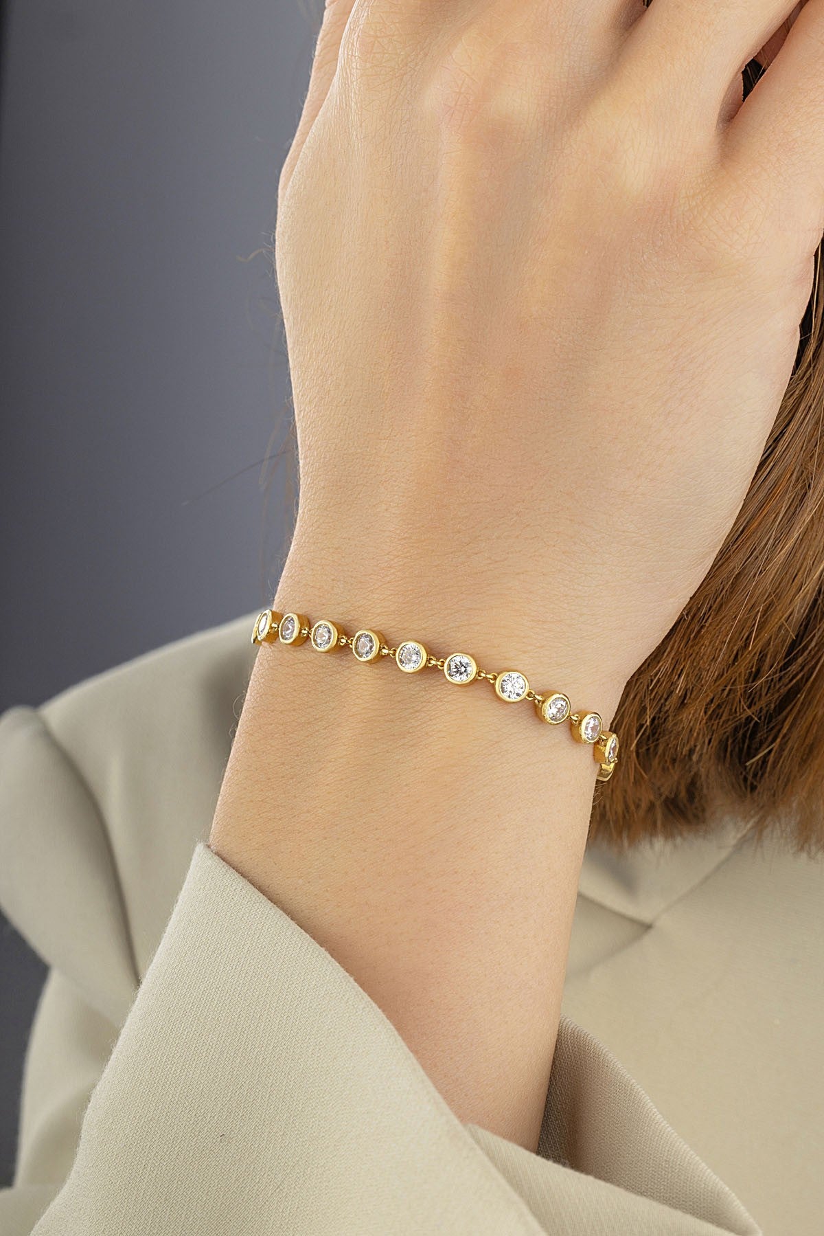 14 Ayar Altın Beyaz Taşlı Zincir Bileklik