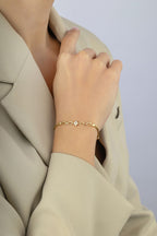 14 Ayar Beyaz Siyah Çift Taraflı Çiçek Altın Bileklik