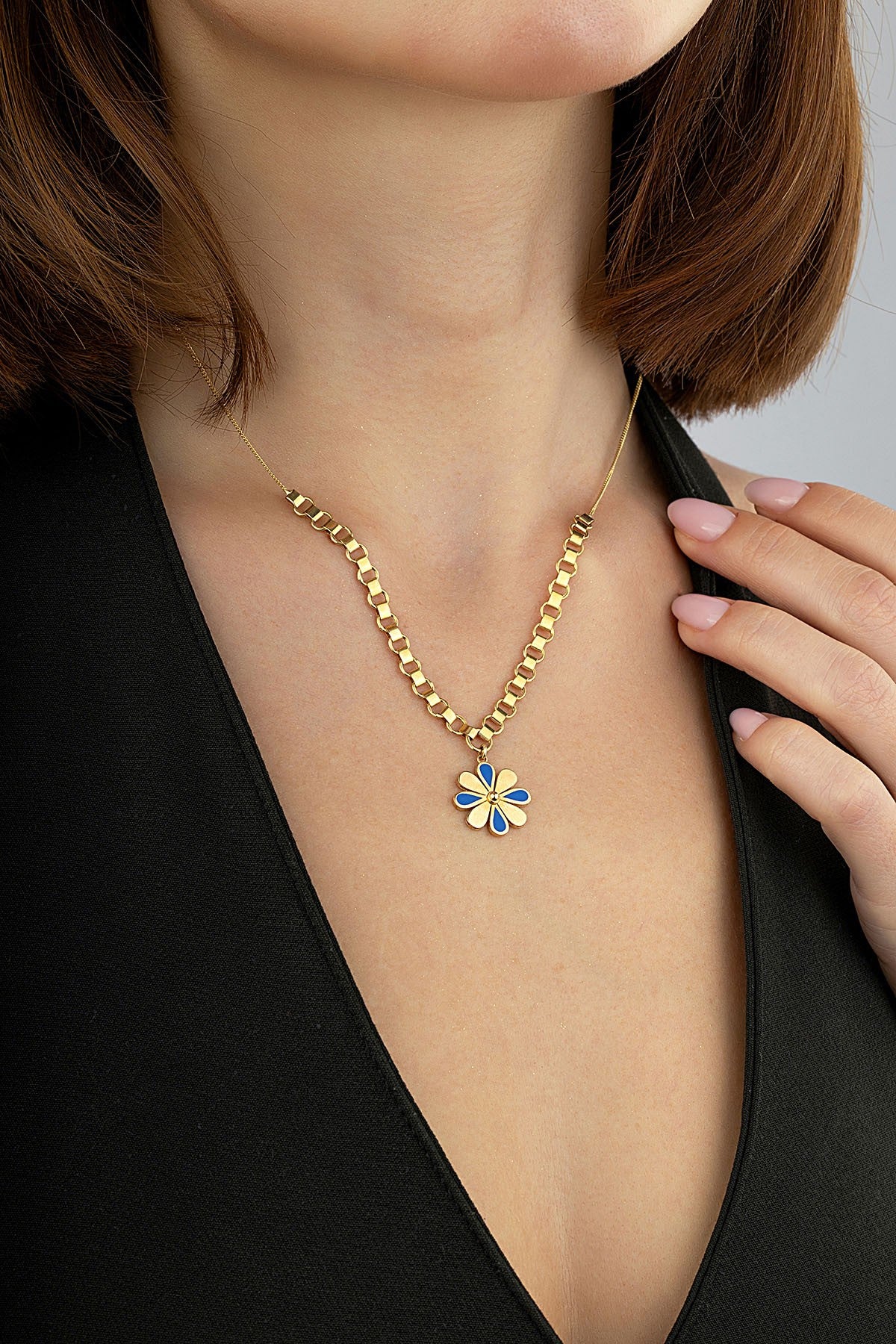 14 Ayar Çiçek Figürlü Mineli Altın Kolye