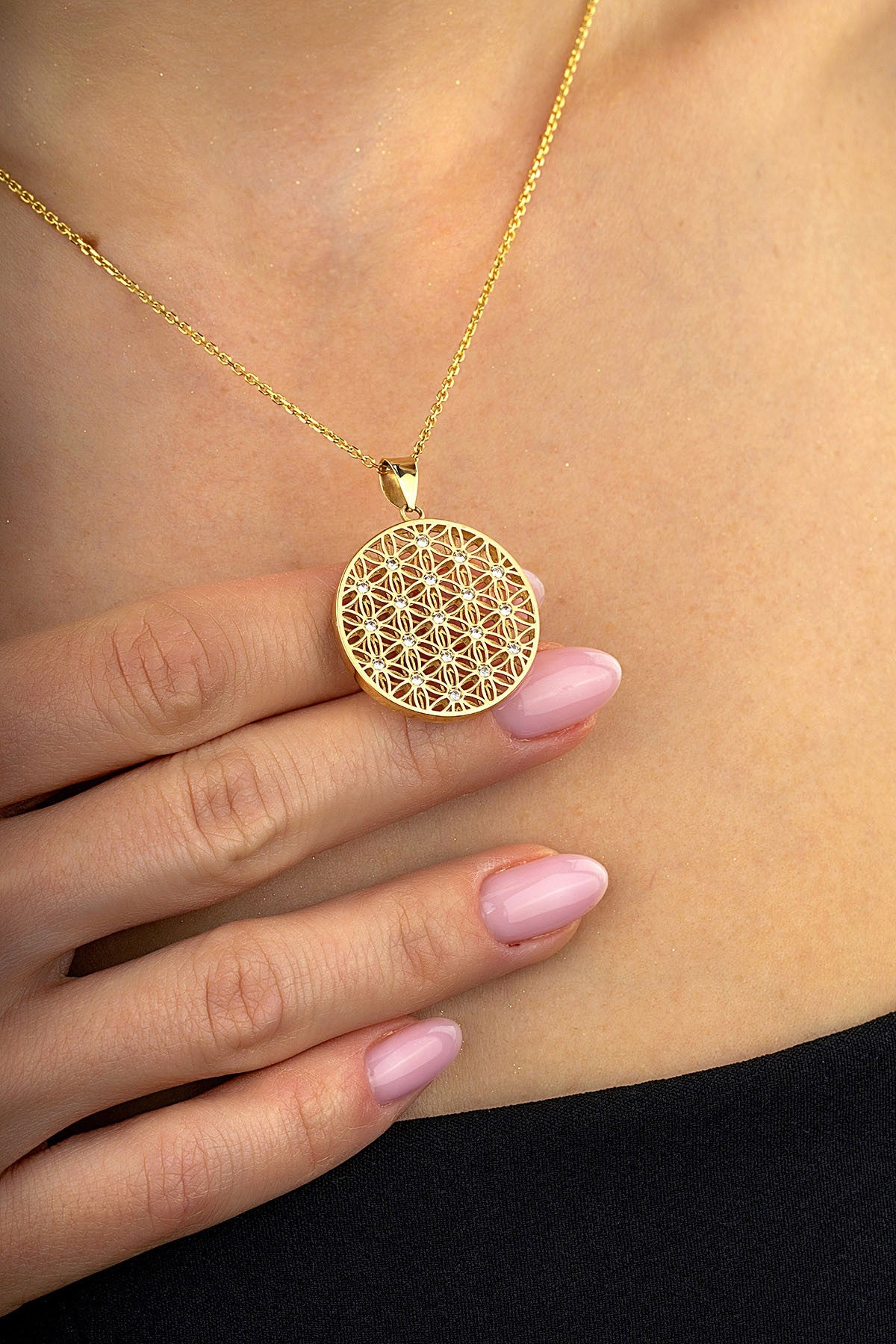 14 Ayar Taşlı Altın Kolye