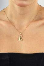 14 Ayar Taşlı E Harfi Altın Kolye