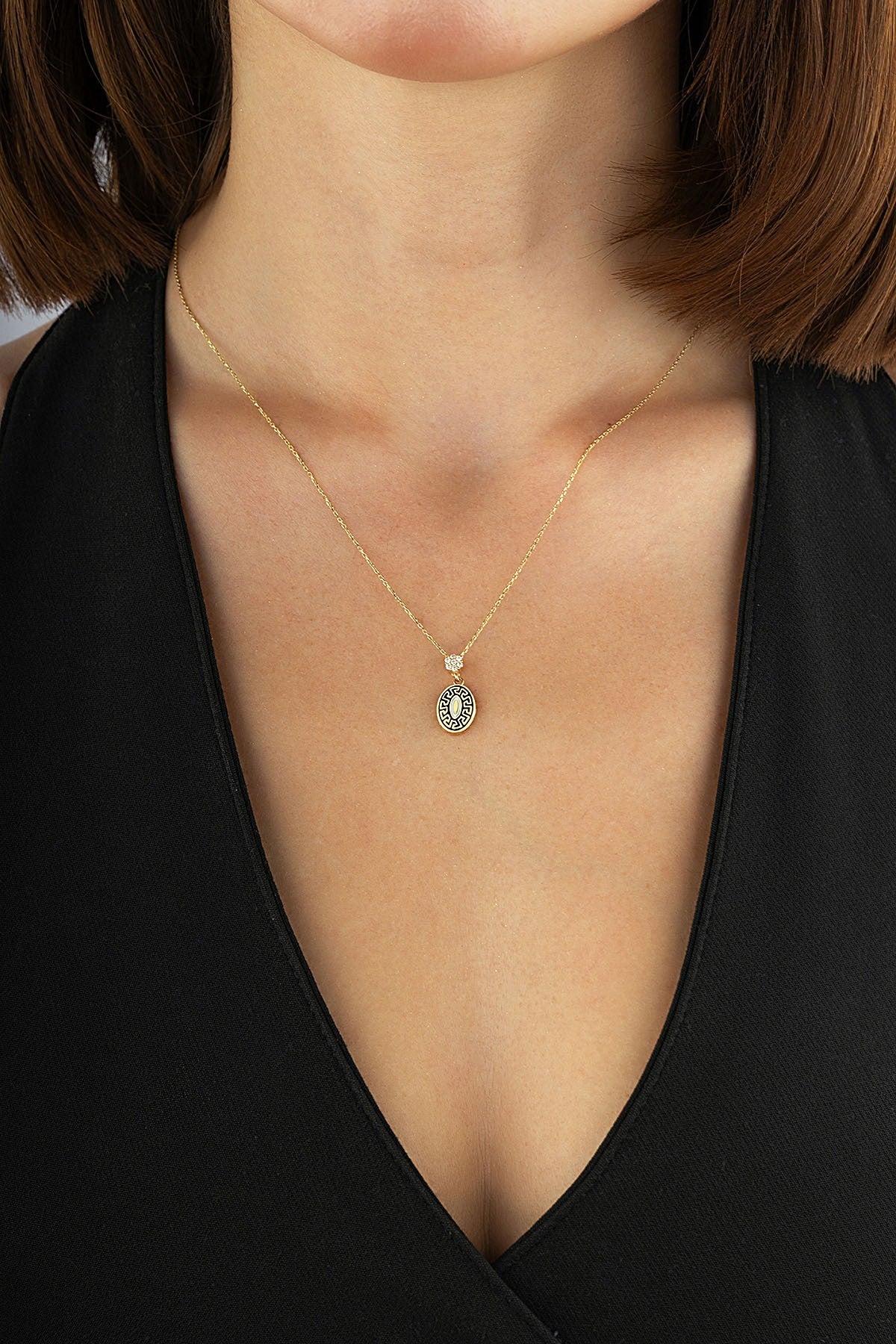 14 Ayar Figürlü Altın Kolye