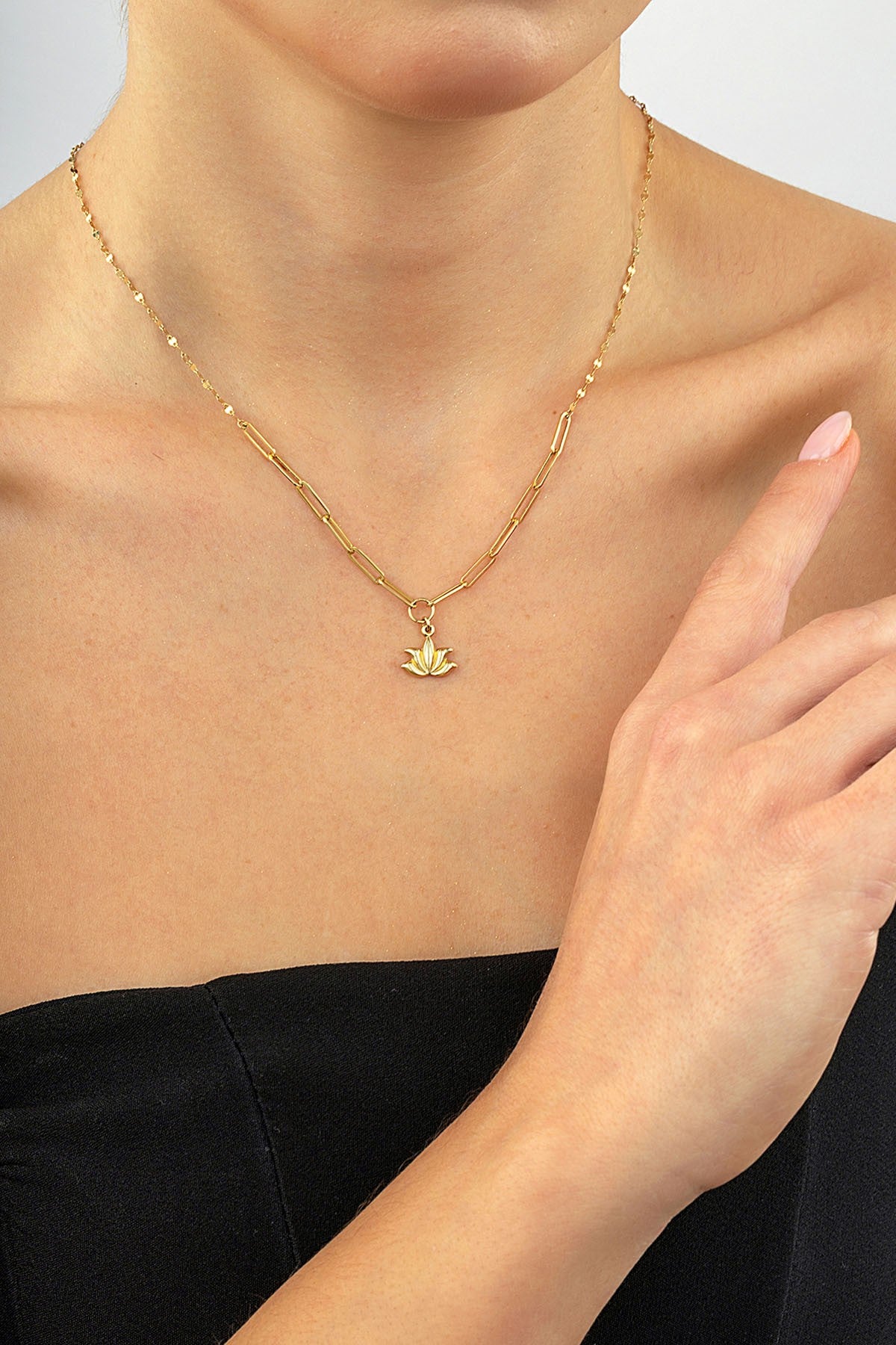 14 Ayar Lotus Çiçeği Altın Kolye