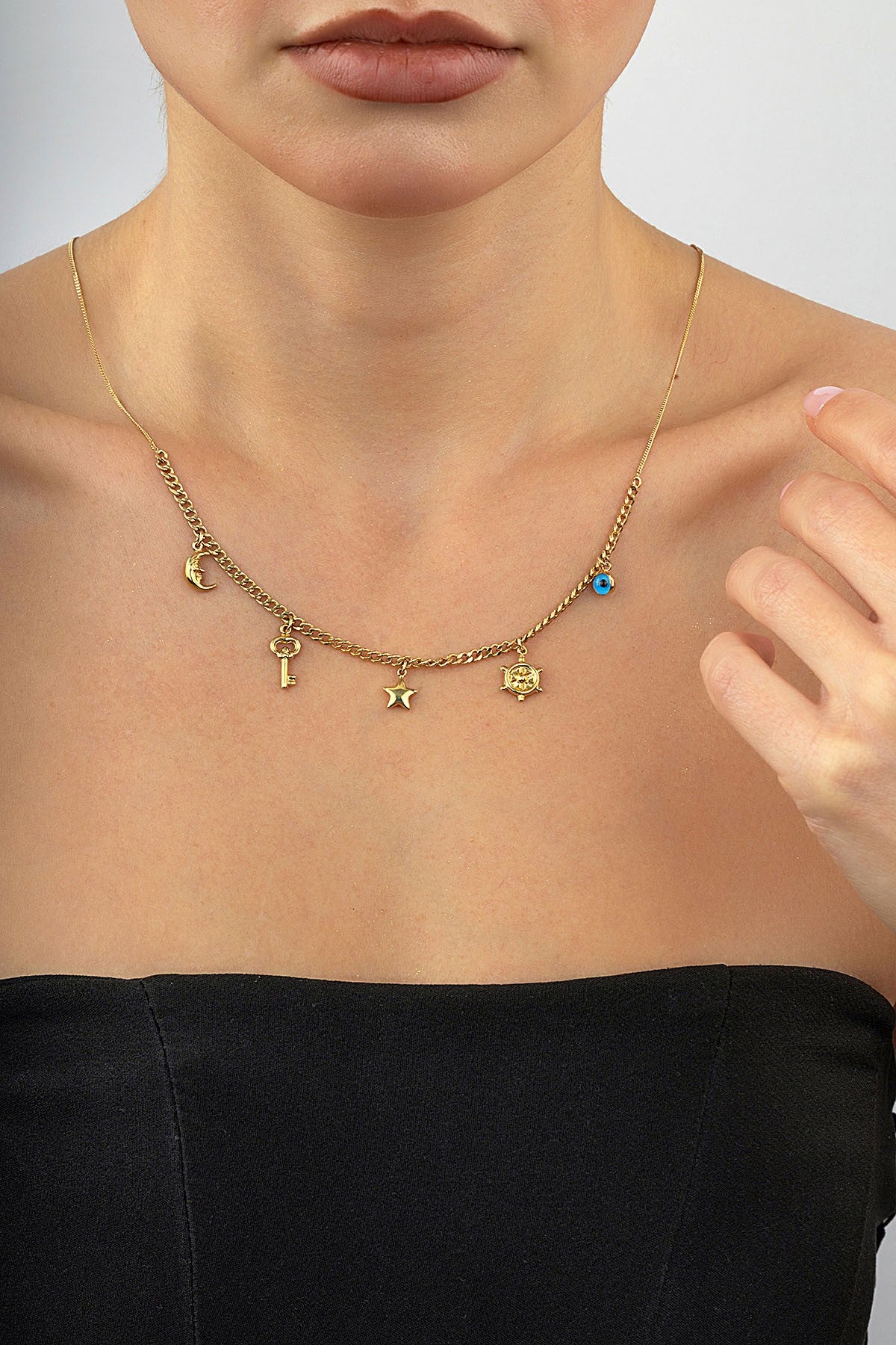 14 Ayar Figürlü Sallantılı Altın Kolye Ürün ikincil görseli