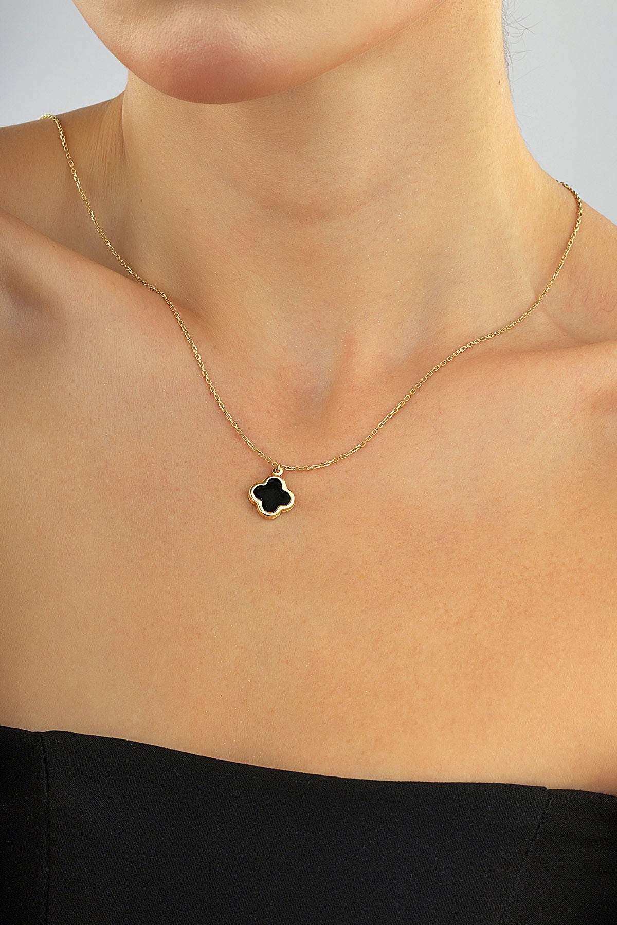 14 Ayar Siyah Yonca Altın Kolye