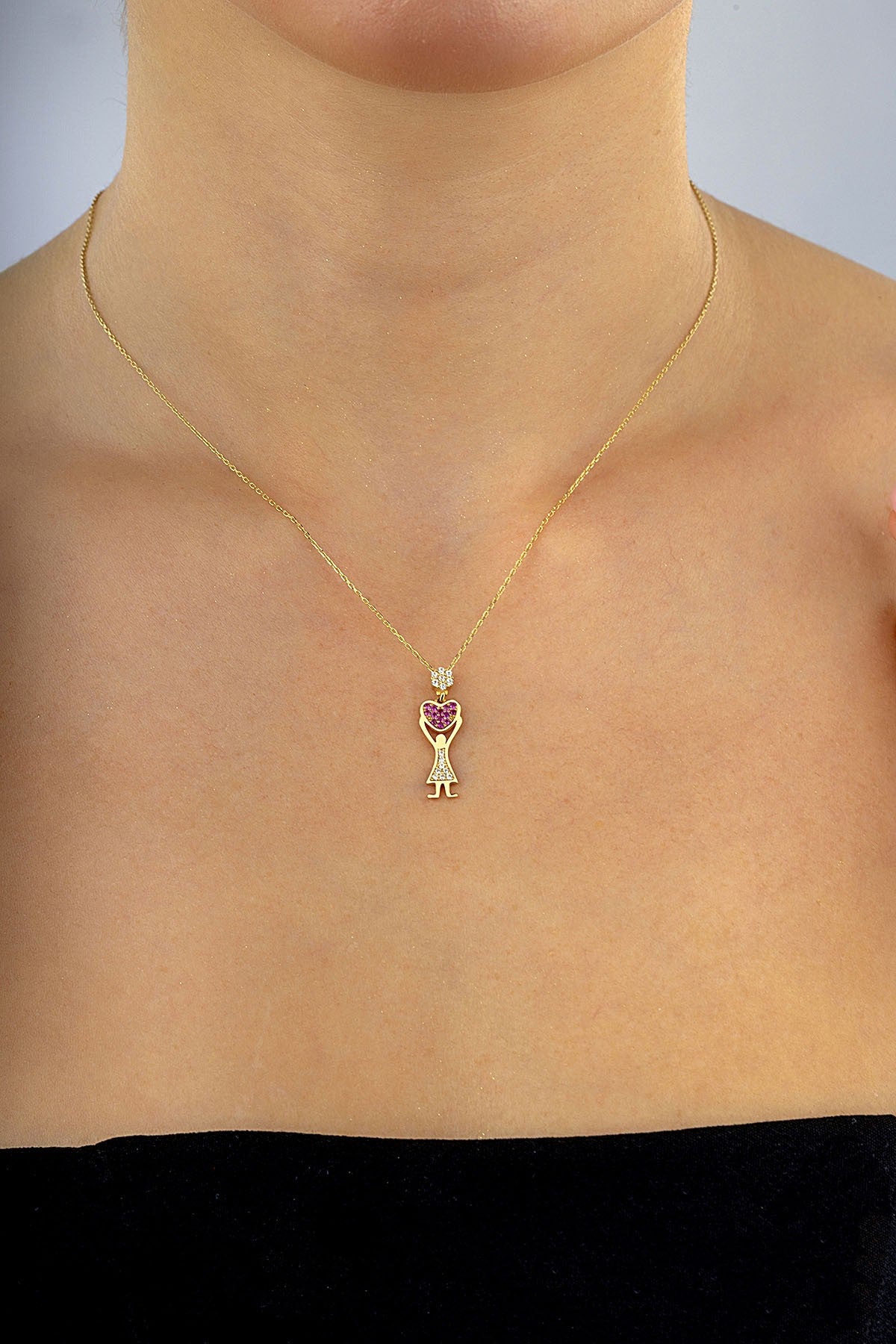 14 Ayar Taşlı Kalpli Figürlü Altın Kolye Ürün ikincil görseli
