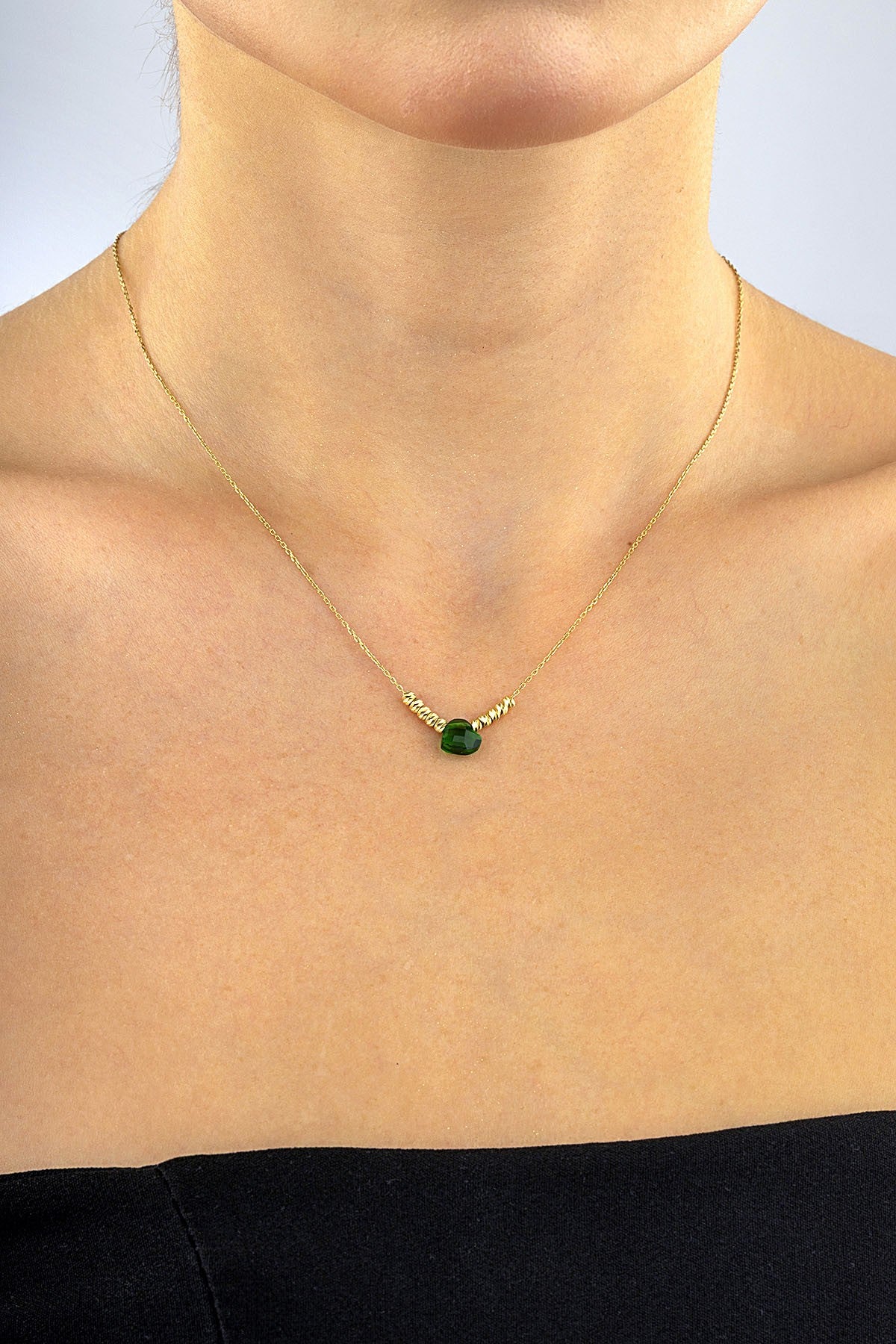 14 Ayar Yeşil Kalpli Altın Kolye