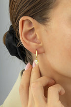 Taşlı Sallantılı Geometirk Altın Küpe