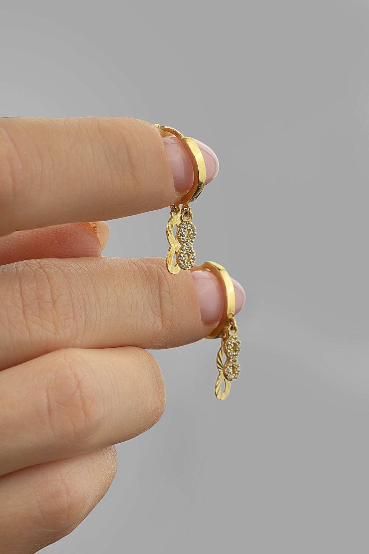 14 Ayar Sonsuzluk Taşlı Altın Küpe