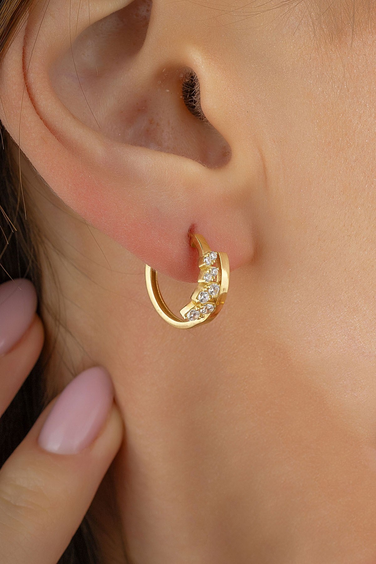 14 Ayar Taşlı Modern Altın Küpe