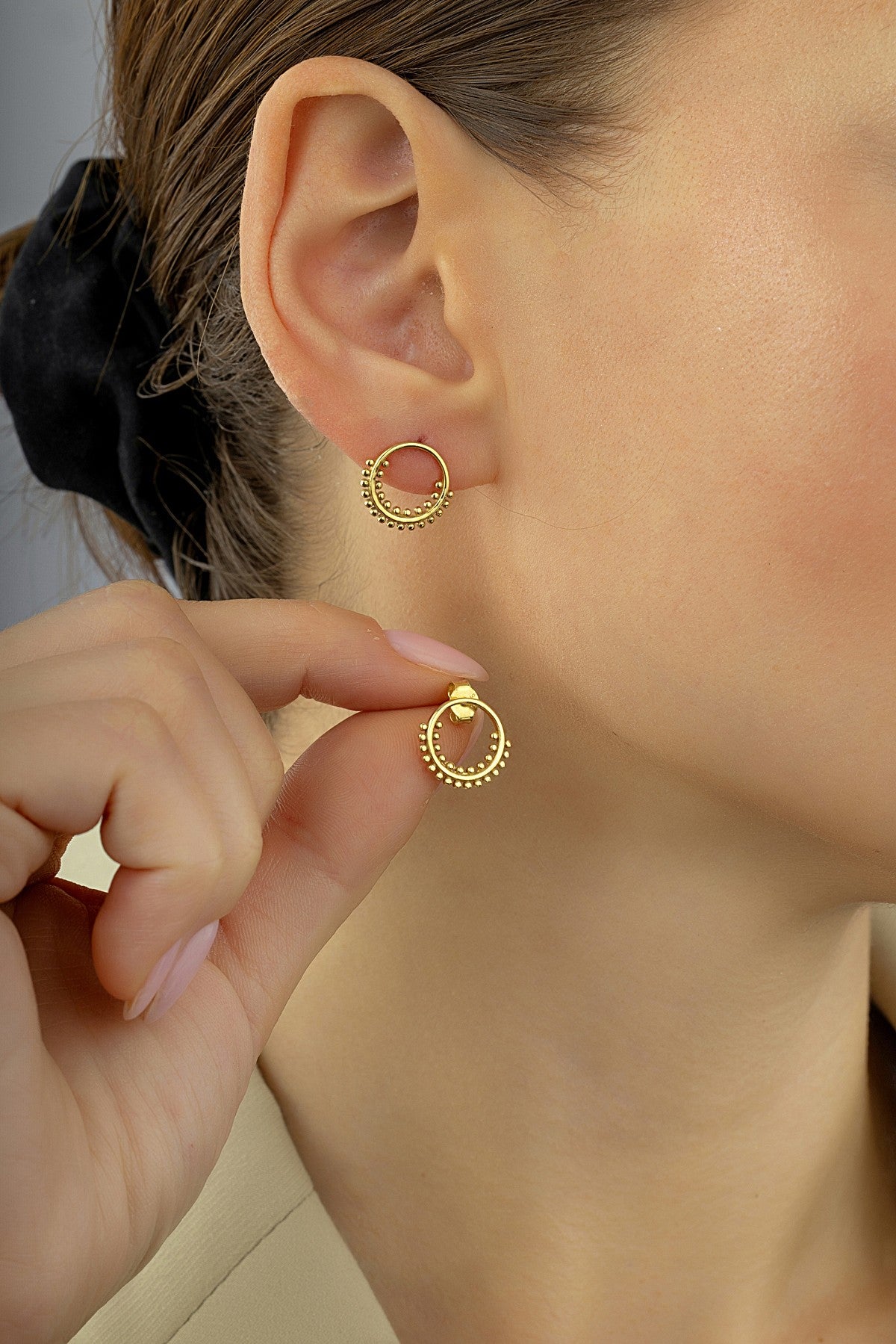 14 Ayar Sıralı Altın Küpe Ürün ana görseli