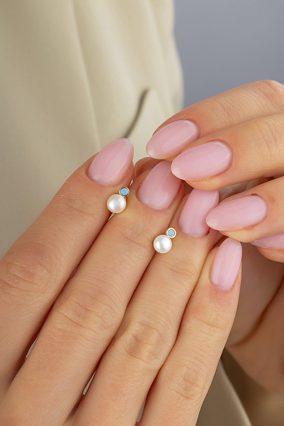 İnci Taşlı Altın Küpe