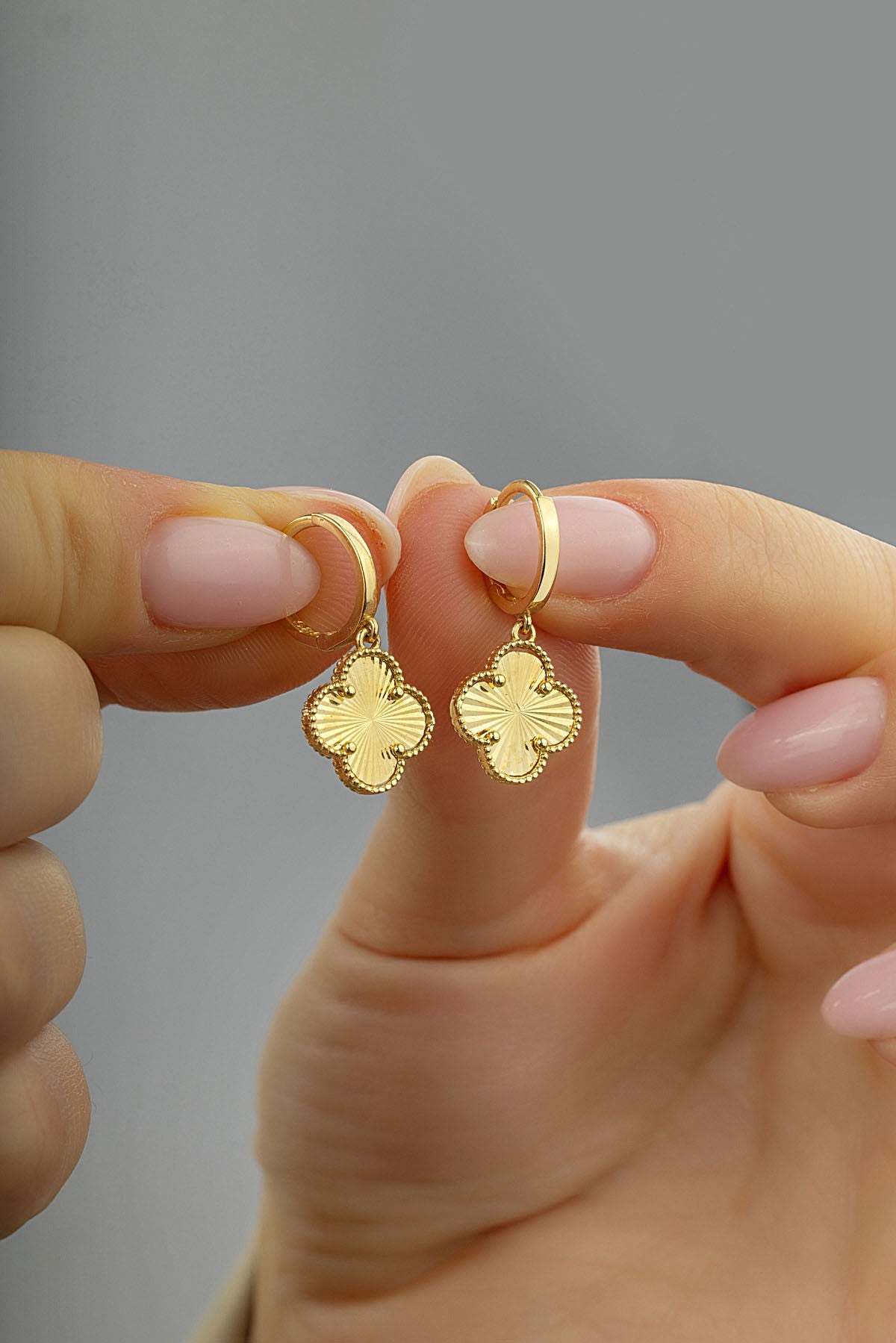 14 Ayar Çiçek Altın Küpe Ürün ana görseli