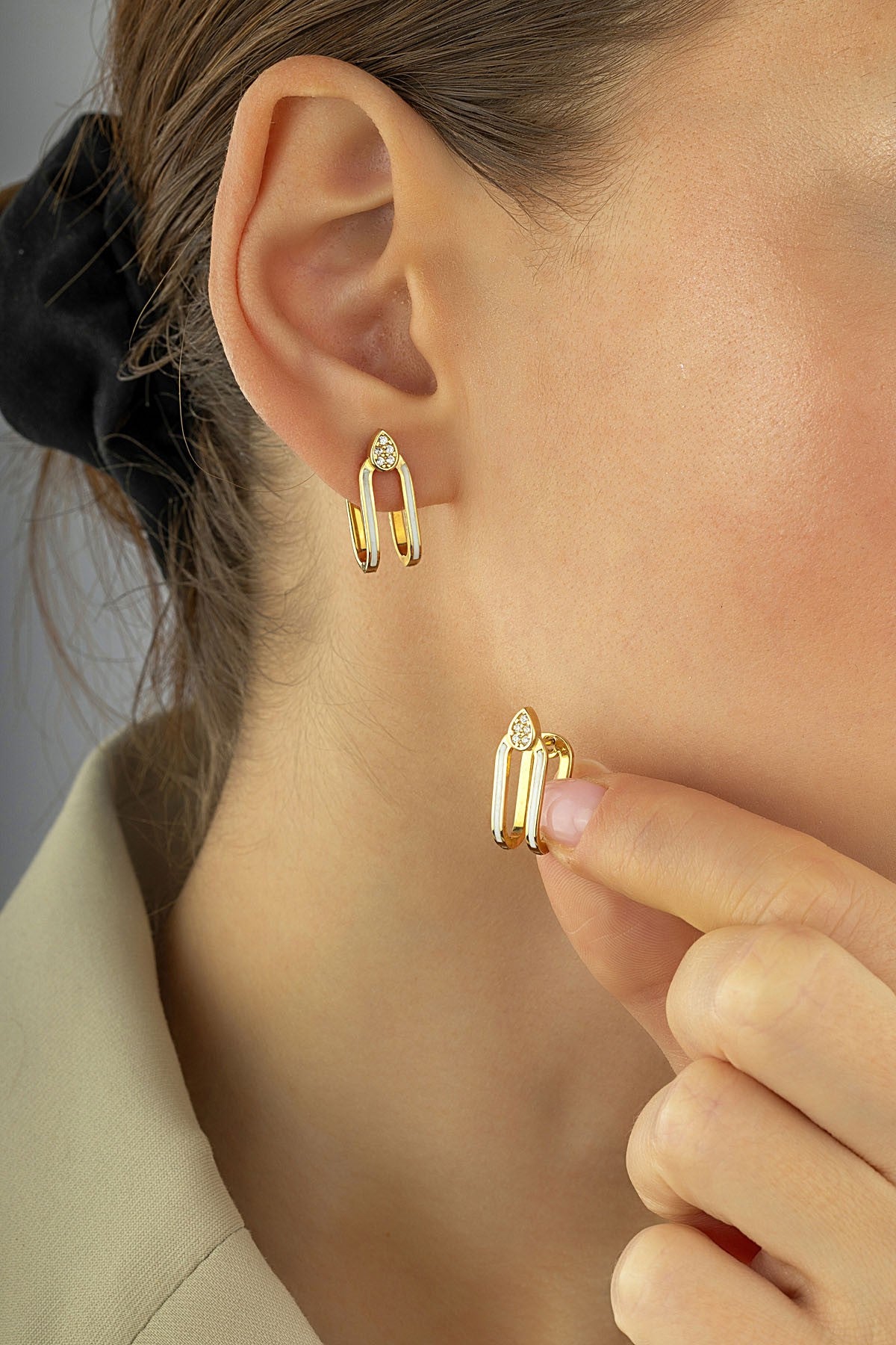 14 Ayar Taşlı Altın Küpe