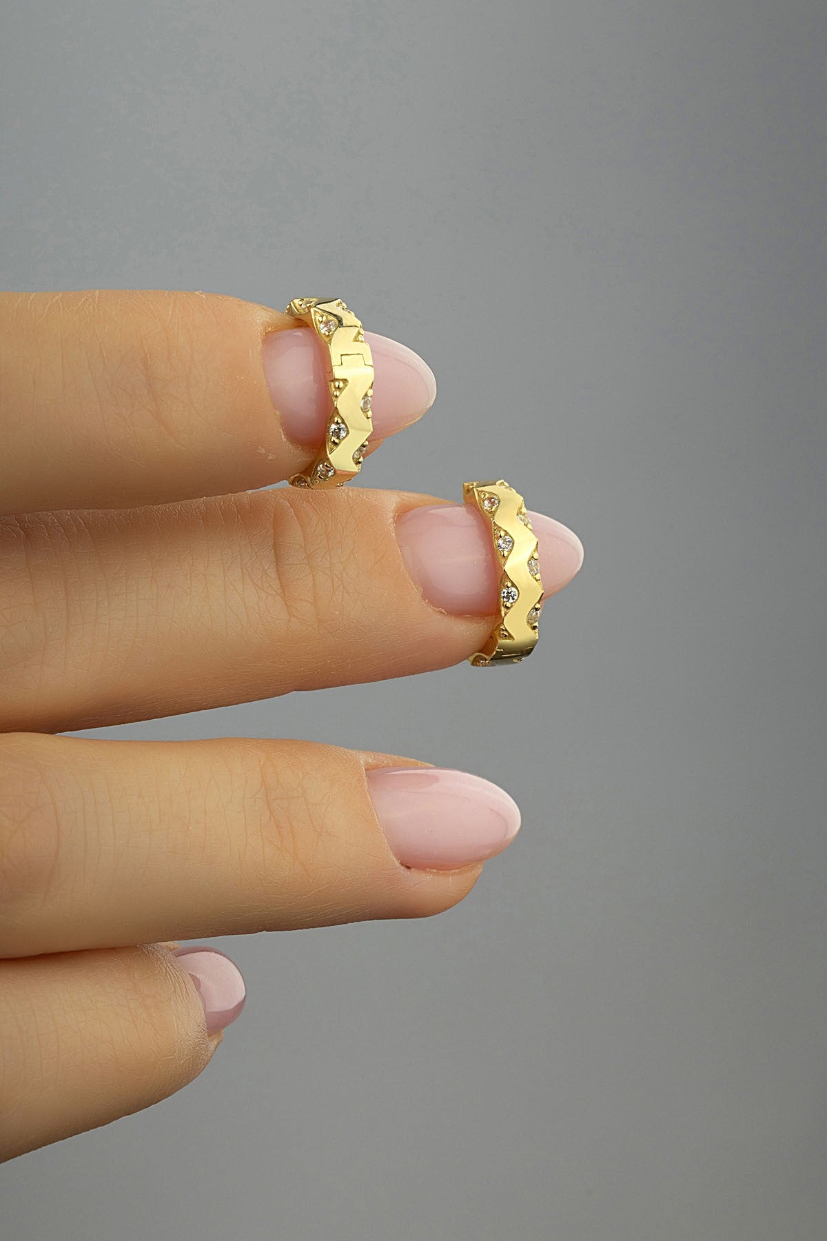 Modern Taşlı 14 Ayar Altın Küpe