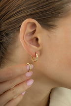 Taşlı Altıgen Altın Küpe