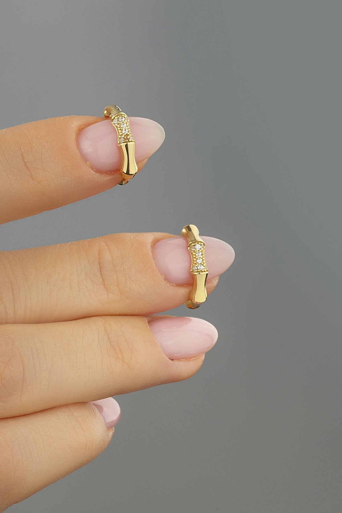 Taşlı Altıgen Altın Küpe