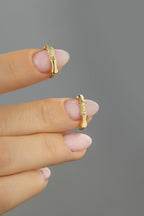 Taşlı Altın Küpe