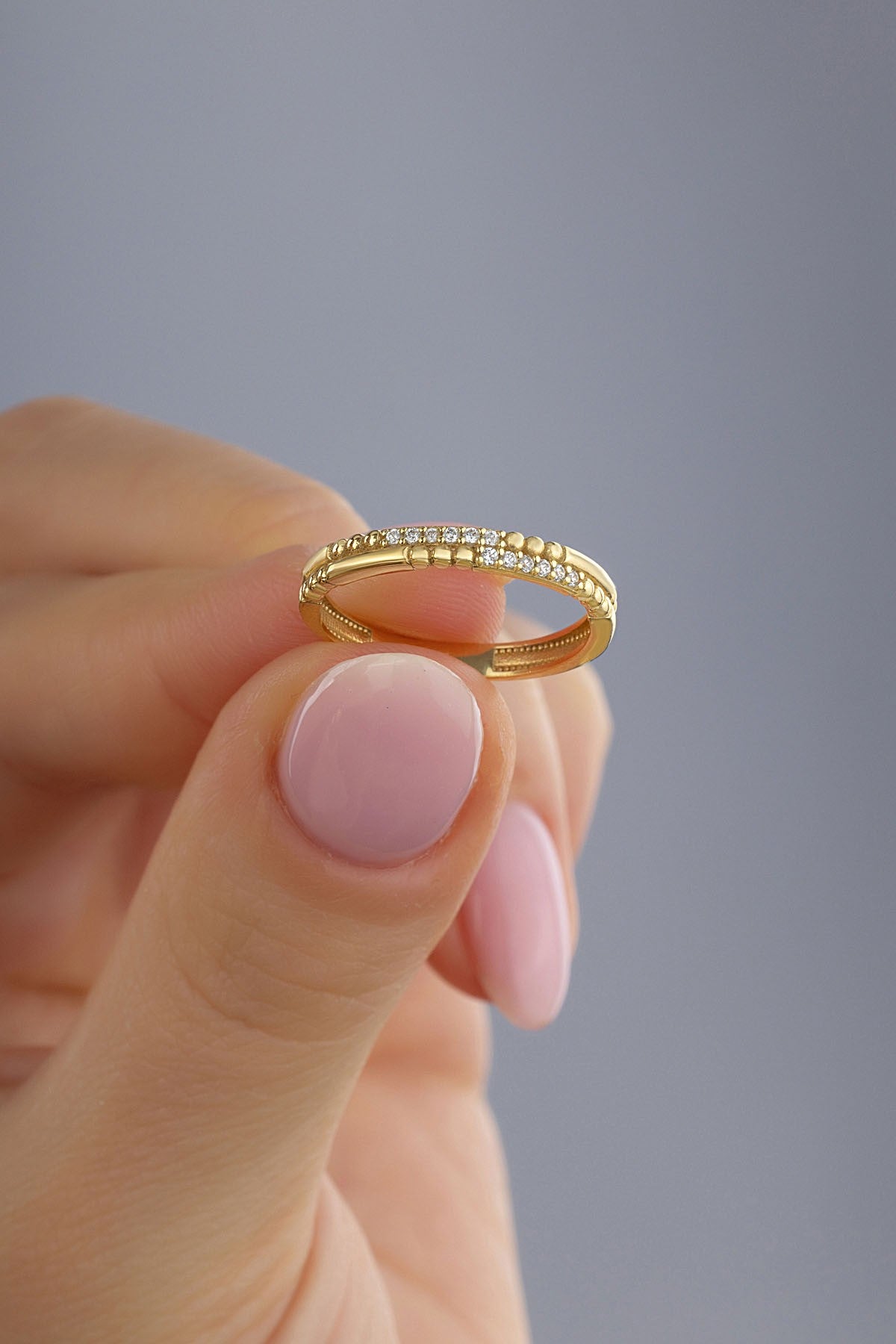 Sıralı Taşlı Altın Yüzük