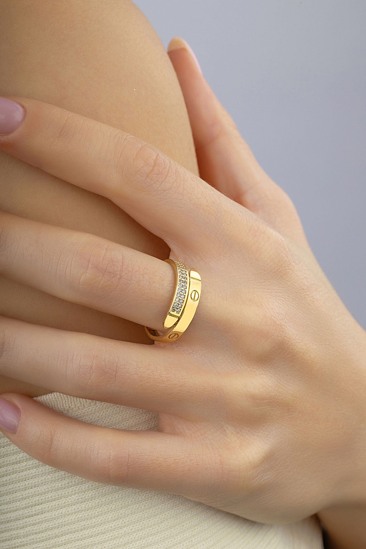 Çift Sarmal Taşlı Altın Yüzük