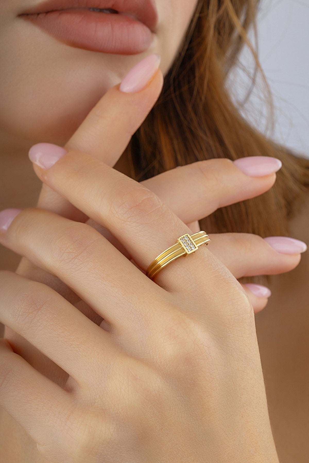 3 Şerit Taşlı Altın Yüzük Ürün ikincil görseli