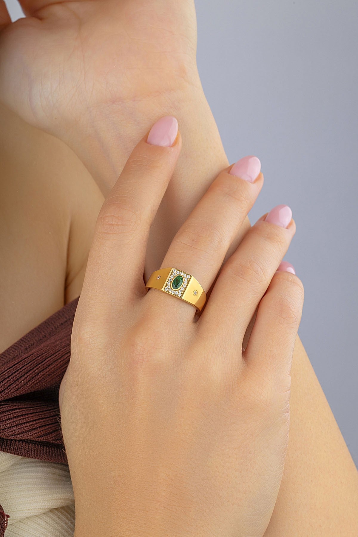 Yeşil Taşlı Oriental Altın Yüzük Ürün ana görseli