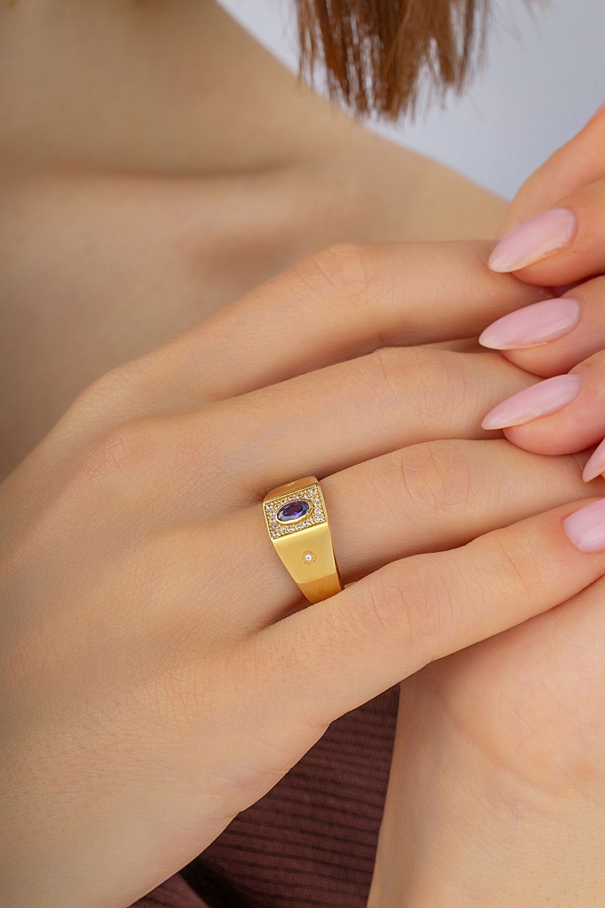 Mor Taşlı Oriental Altın Yüzük