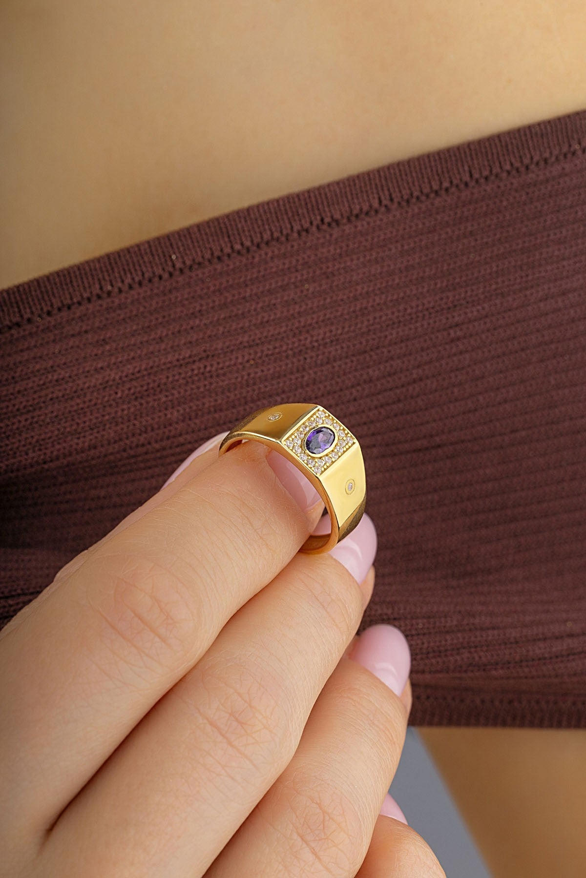 Mor Taşlı Oriental Altın Yüzük