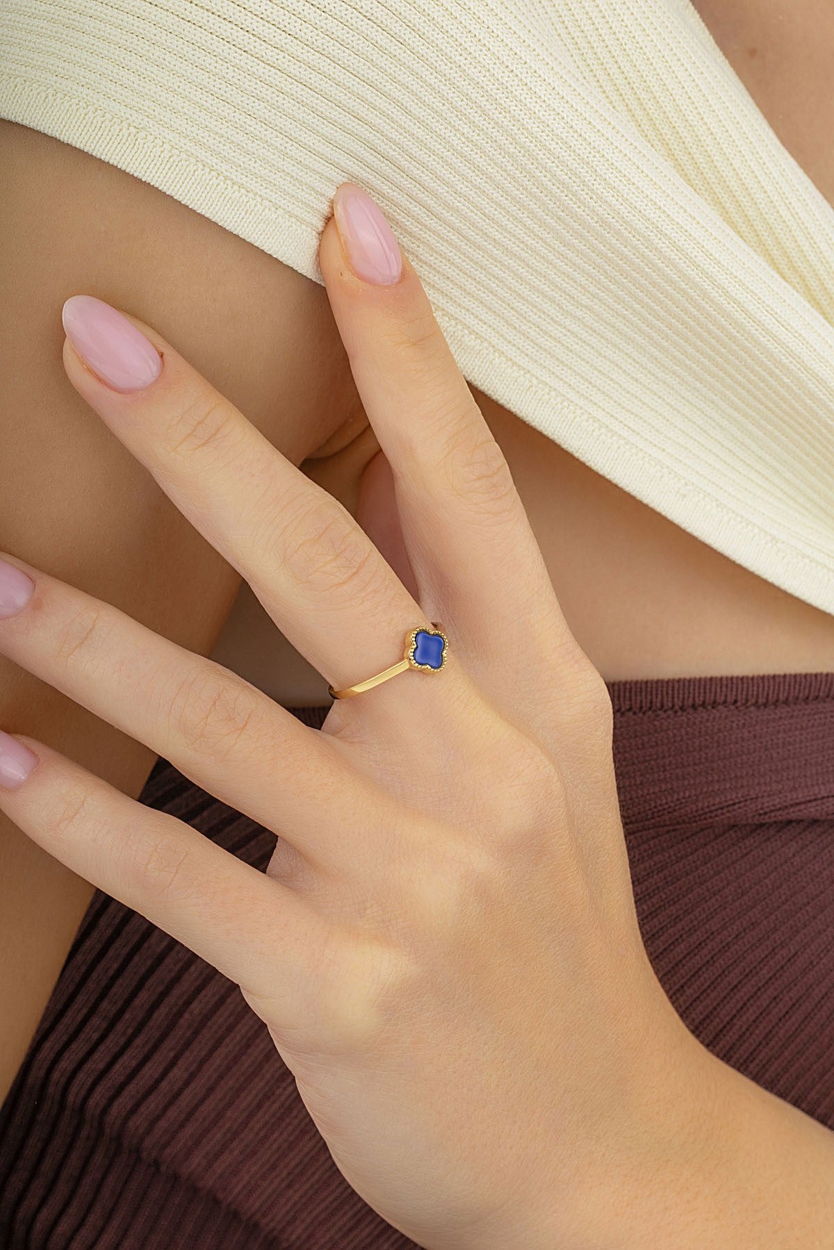 Çiçek Figürlü Mavi Altın Yüzük