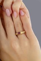 Mor Taşlı Round Altın Yüzük