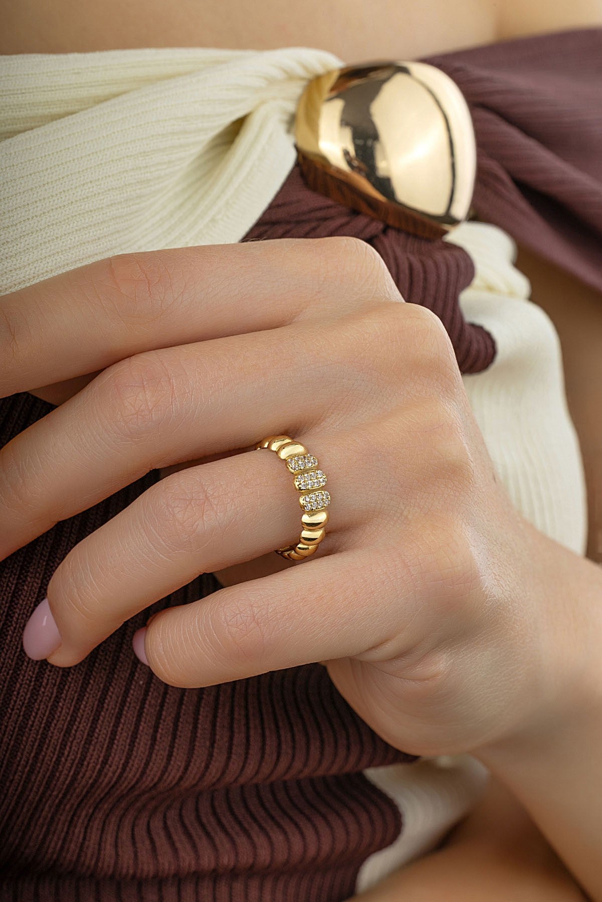 Taşlı Orbit Altın Yüzük