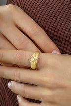 14 Ayar Taşlı Nişan Altın Yüzük