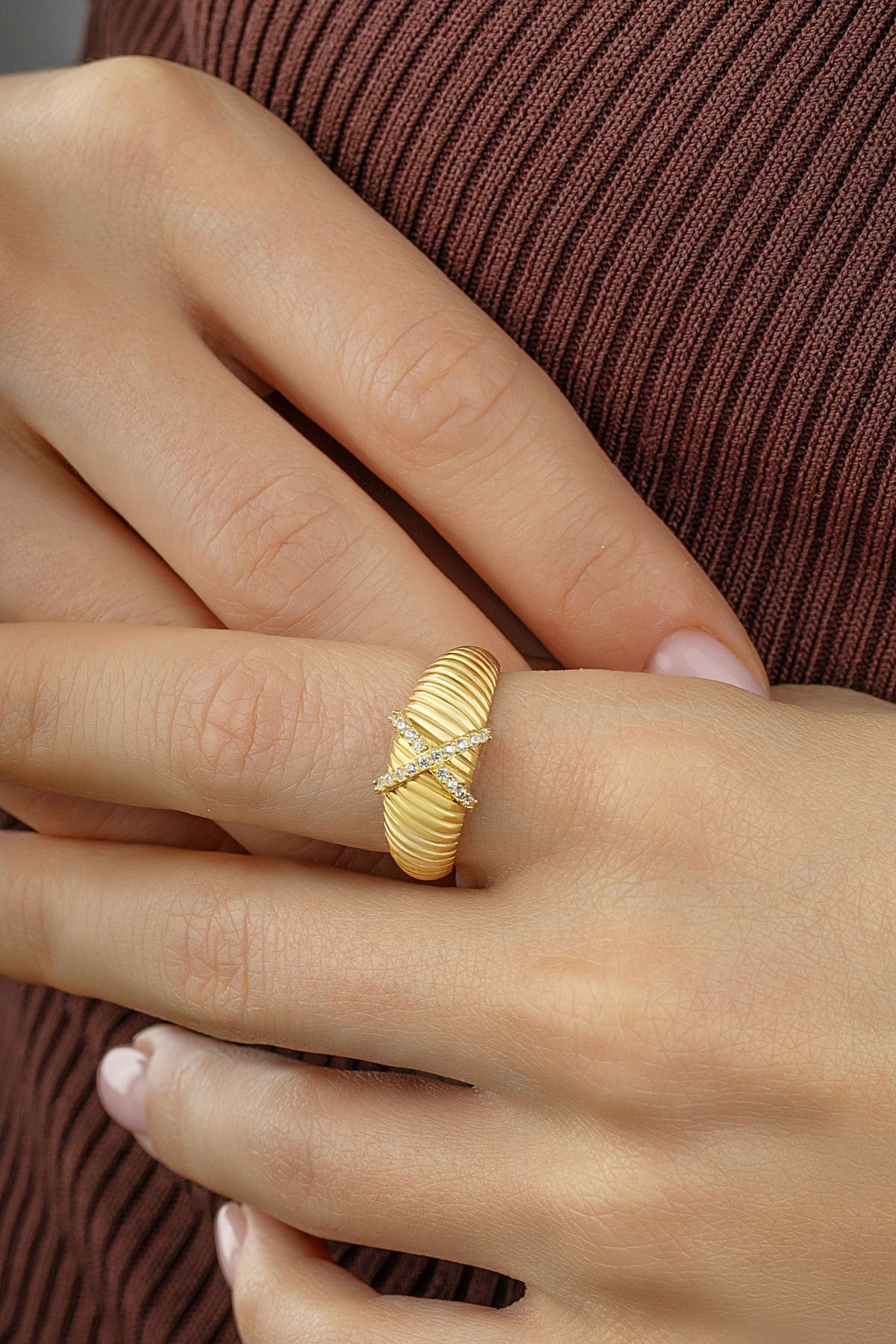 14 Ayar Taşlı Nişan Altın Yüzük