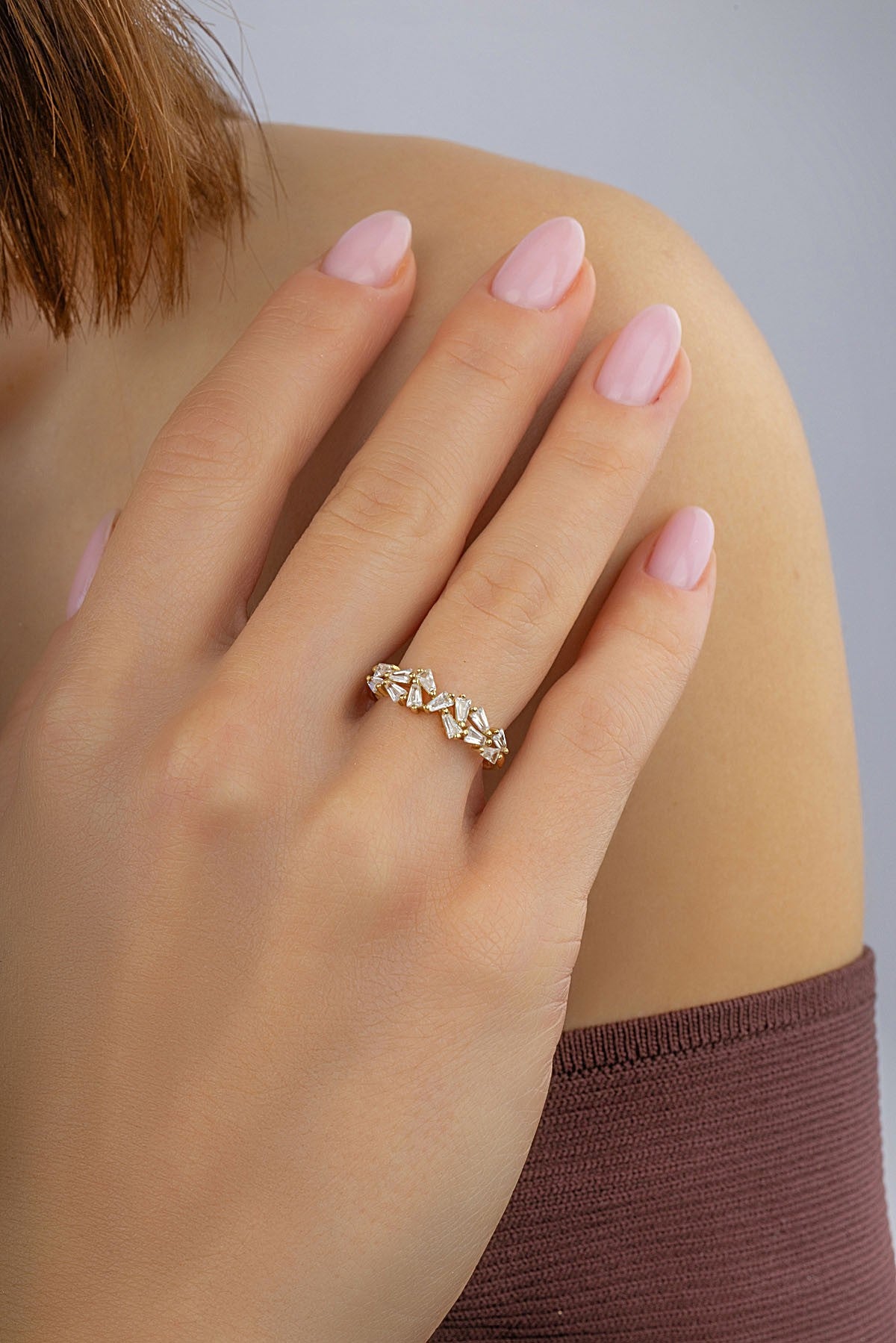 Modern Dizayn Taşlı Altın Yüzük