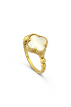 Beyaz Yansımalı Yonca Altın Yüzük