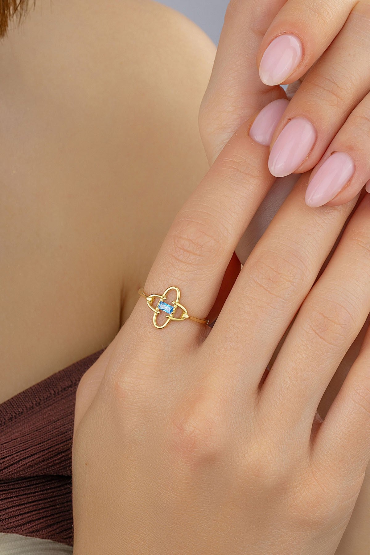 Dört Yaprak Bağ Altın Yüzük Ürün ana görseli