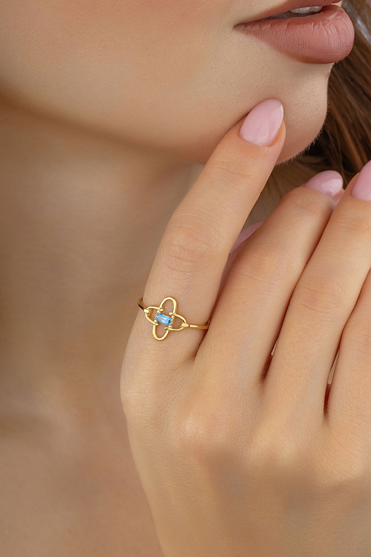 Dört Yaprak Bağ Altın Yüzük