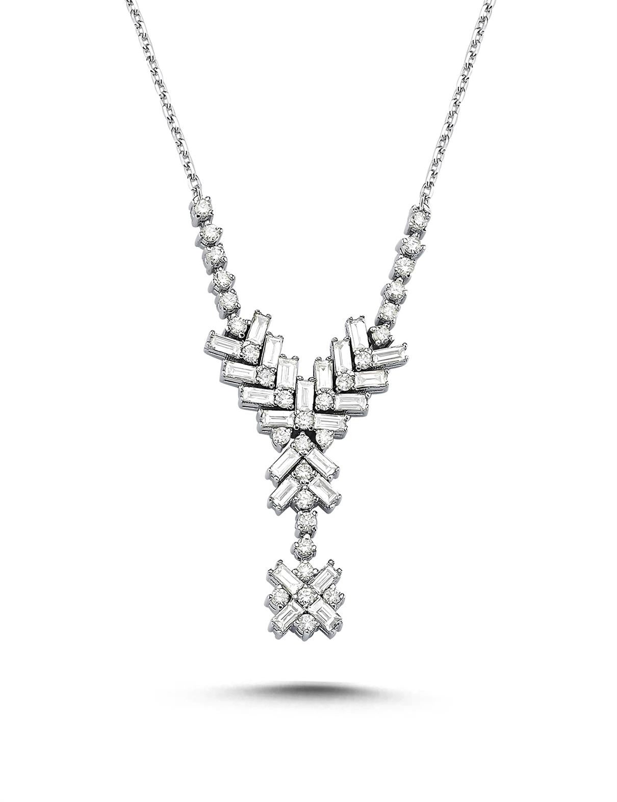 0,76 Karat Pırlantalı Baget Kolye